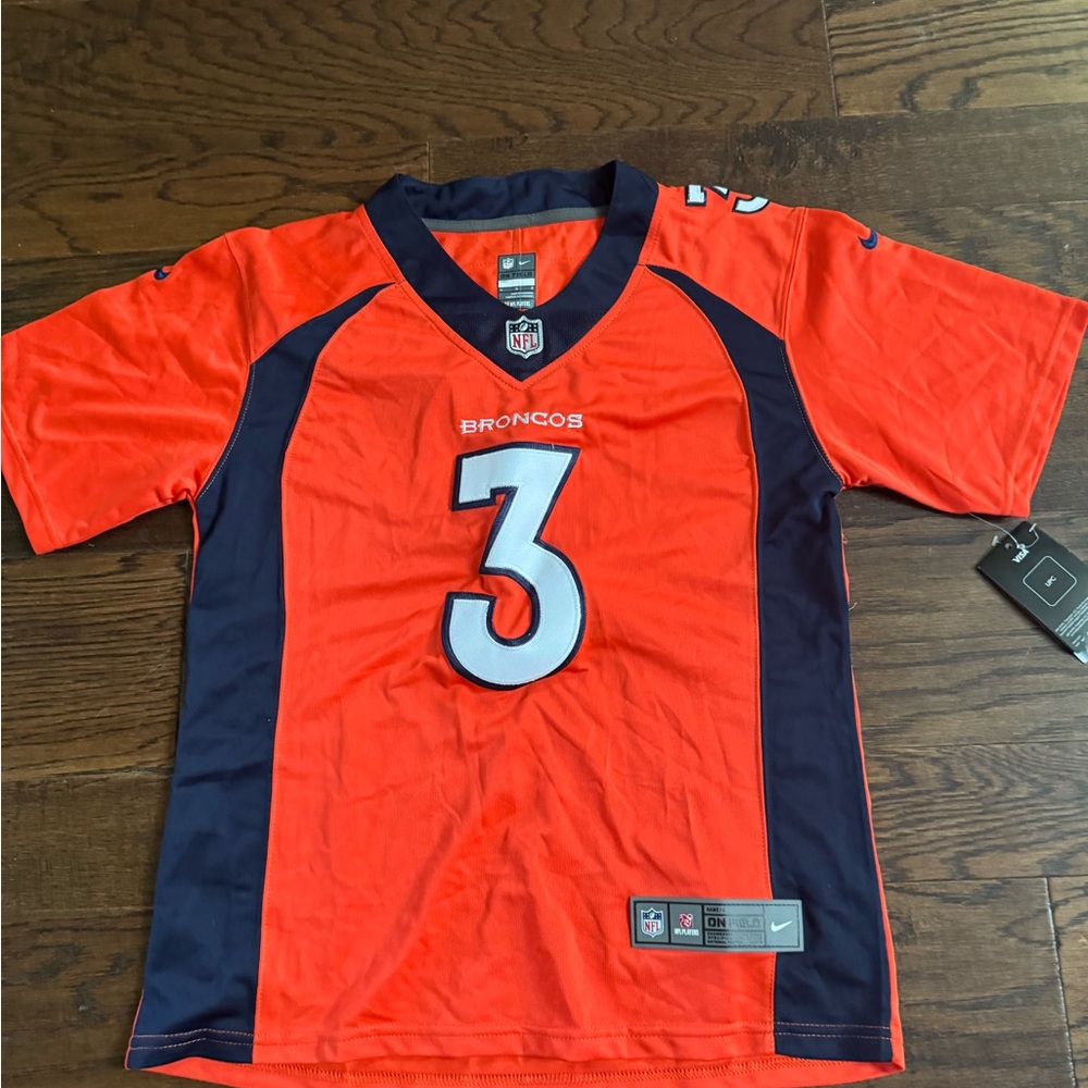 Nike Bronco’s kids Large Russel Wilson Authentic NFL  Sports Jersey